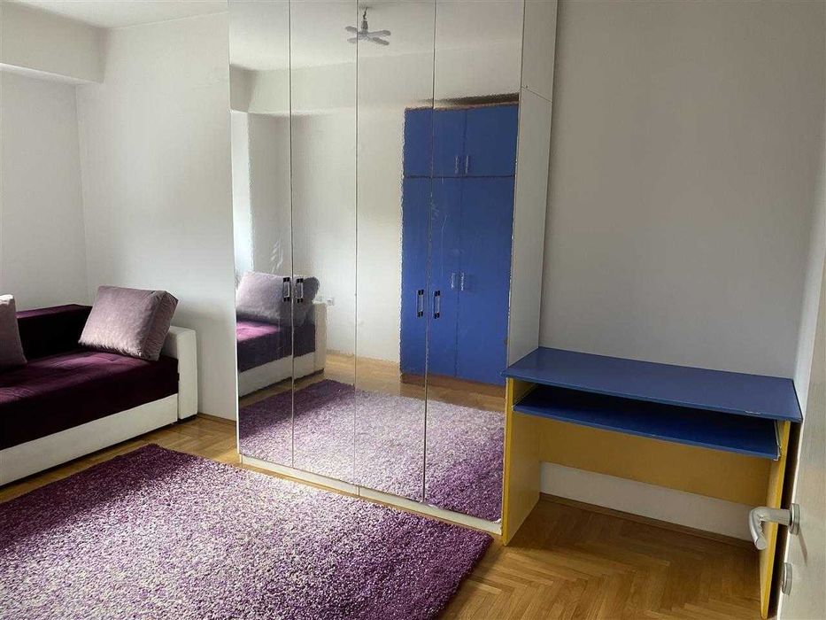 Дава се под наем Двустаен апартамент в Бургас, Славейков - 73 кв.м за 204 € - Снимка #2