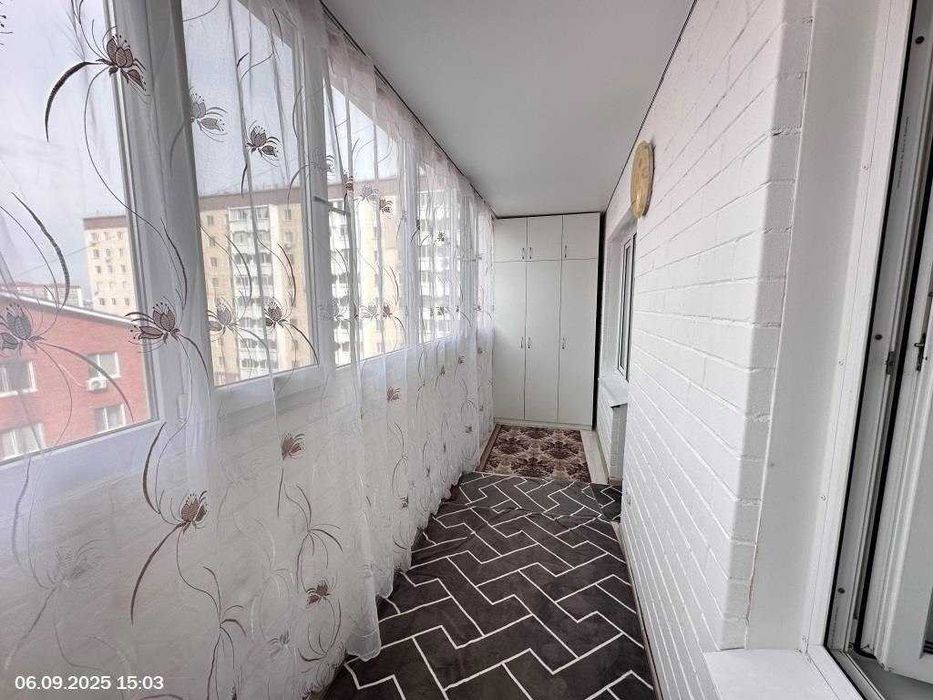2-комн. квартира, 72.7м², 8-й микрорайон.