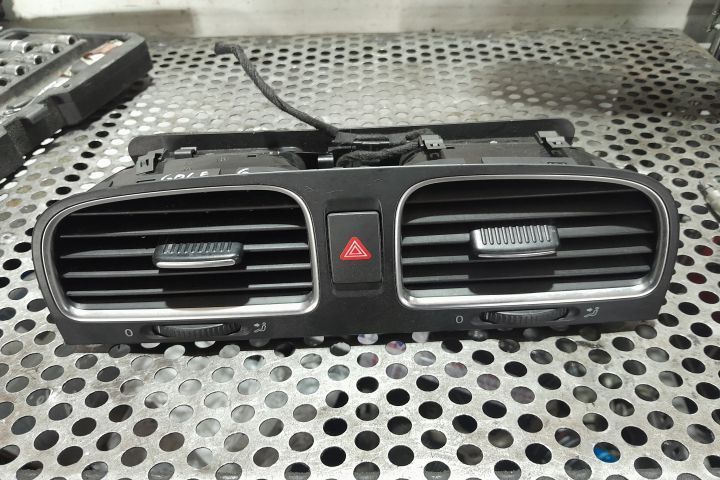 Grila ventilatie bord centru 5K0819728 5K0819728 Volkswagen VW Golf 6