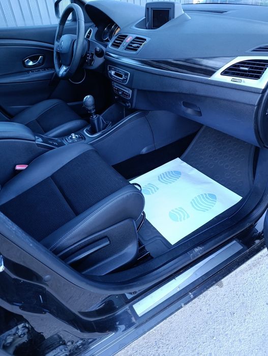 Renault Megane 3 1.9 DCI 131 CP 6 trepte 
Navigație TomTom 
Interior s
