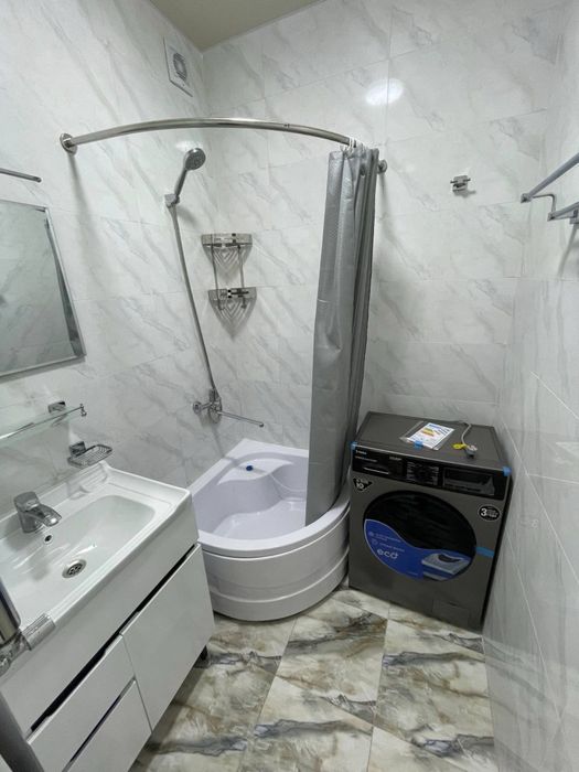 Чилонзор 9 Медиапарк 2^3 хонали квартира сотилади