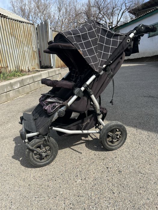 Коляска для двойни