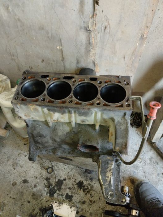 Блок гольф 3 1.6 абу