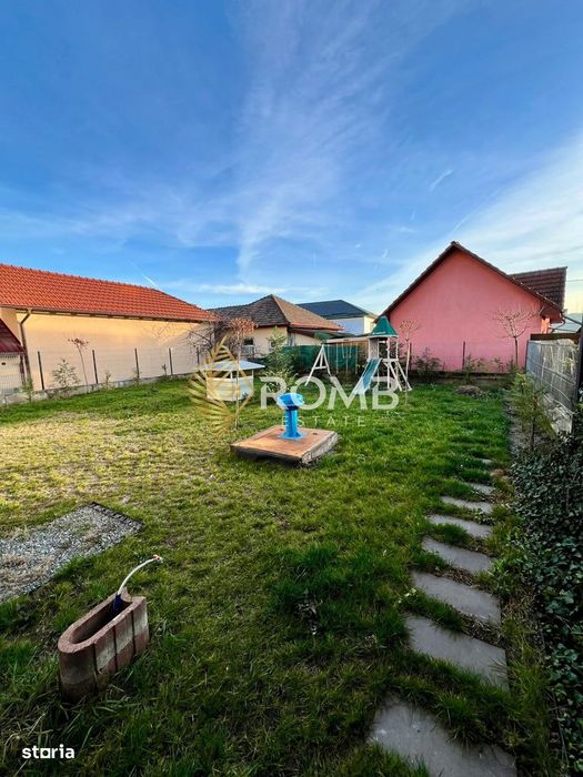 Apartament 3 camere, 70 mp utili, balcon, parcare, finisat, zona Pod I