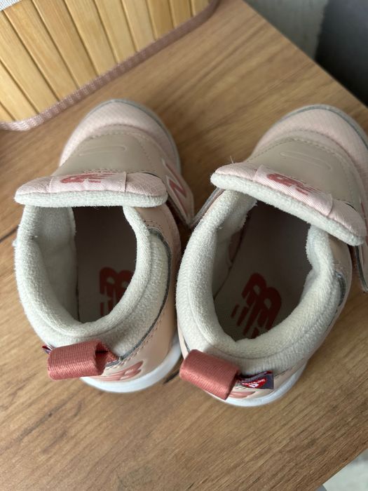 Детски боти за момиче New Balance