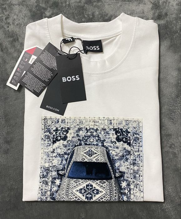 Vand tricou nou de barbati Boss