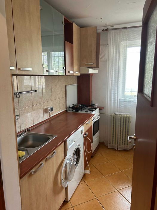 Mobilier & electrocasnice – pachet complet SAU pe bucăți (pantofar, cuier, bucătărie, TV, canapea, masă)