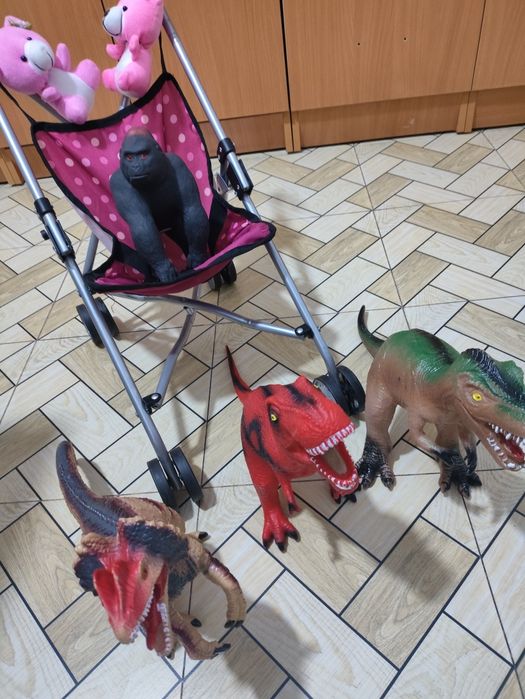 Продам  игрушки динозавров
