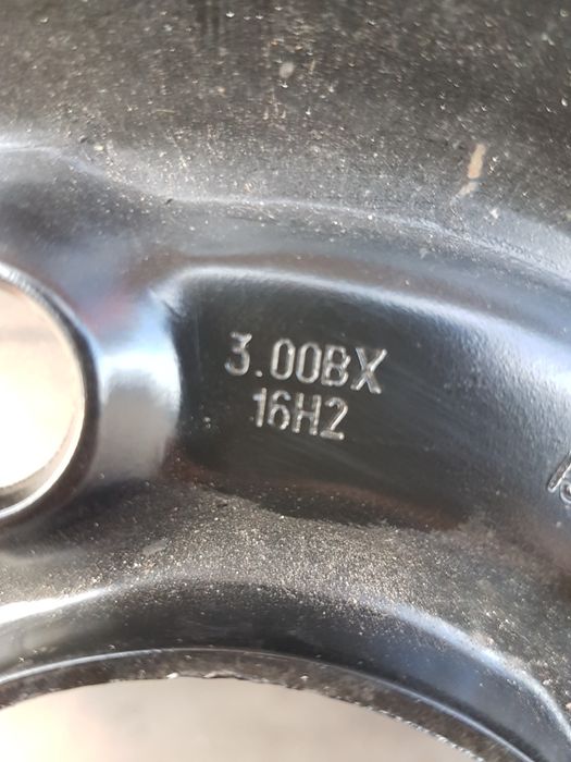 Оригинална резервна гума патерица за BMW 16 цола
