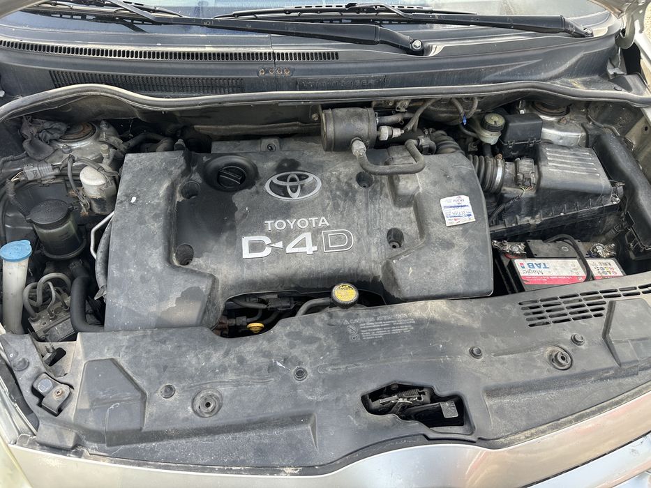 Toyota Corolla Verso Корола Версо На части 2.0 d4d 116кс