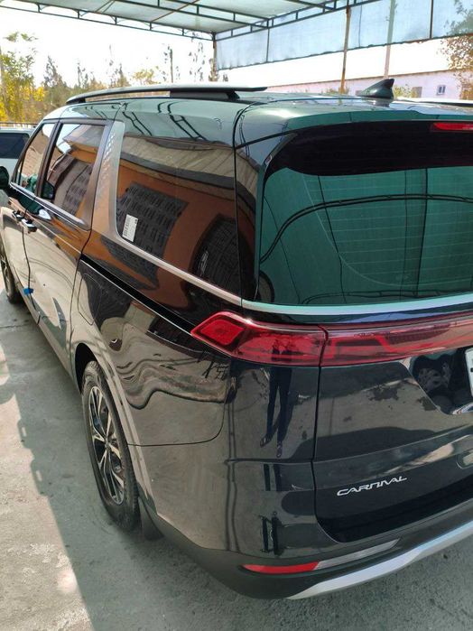 Srochno Kia Carnival 3.5L Comfort Holati ideal yangidek turibdi. 2024y