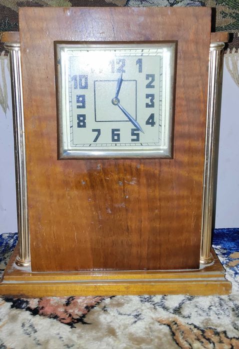 Винтажные мех.часы Владимирские колонны, 50-е г.ХХ века.На ходу с боем