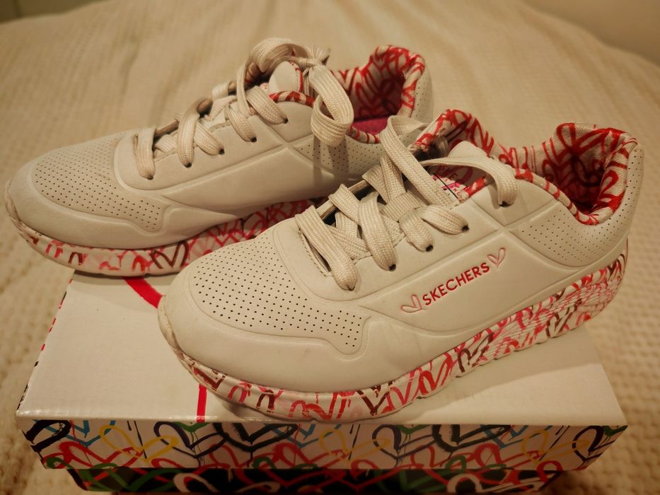 Adidasi sketchers marimea 35