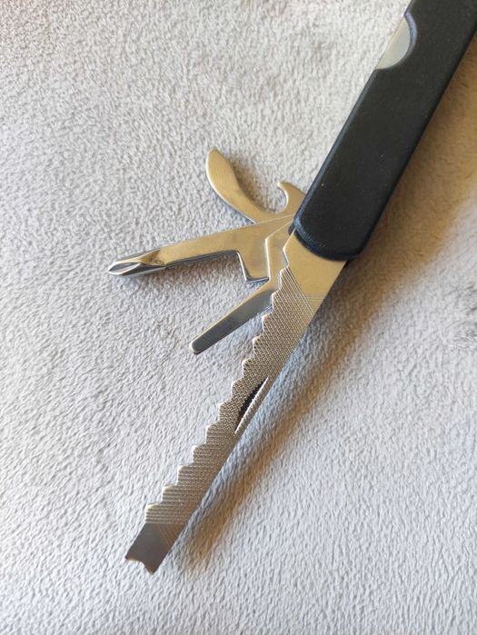 Briceag/ Cleste/ Patent multifunctional