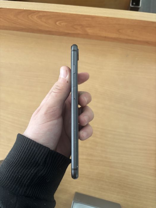 продам айфон 8+ в отличном состоянии