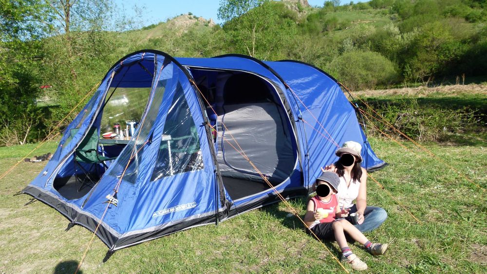 Vind cort de familie exceptional, camping