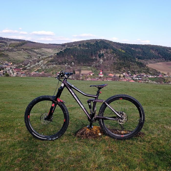Se vind Cube stereo race