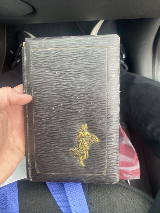 Разпродавам стари вещи на НИСКИ  цени монети картини медали часовници