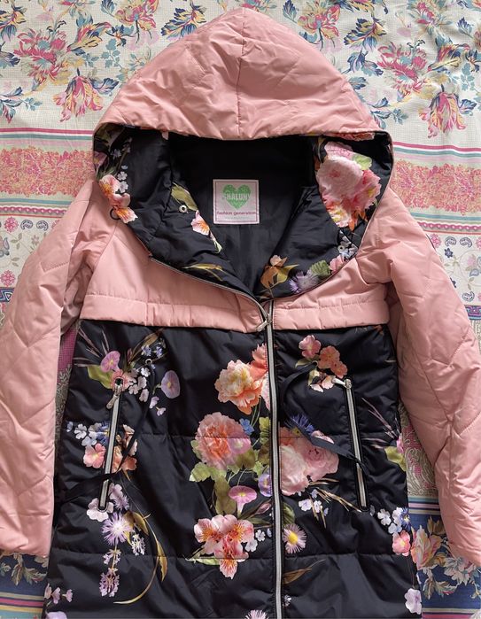 Курточка на весну на девочку