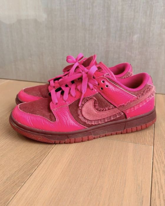 Adidasi Nike Dunk Valentines Day Collection 2022
