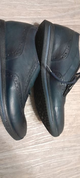 Продаю  весенние ботинки для девочки Tiflani