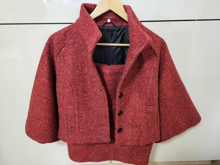Vand costum femei