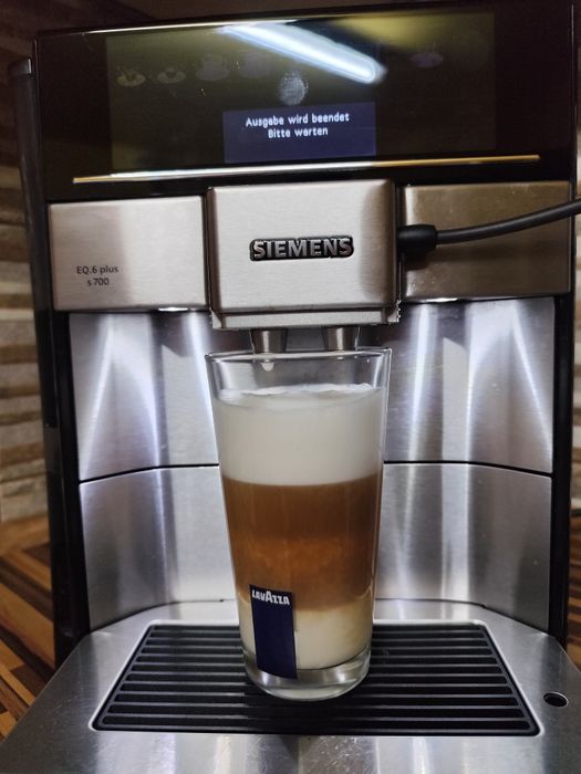 Aparat de cafea cu boabe EQ.6. S 700