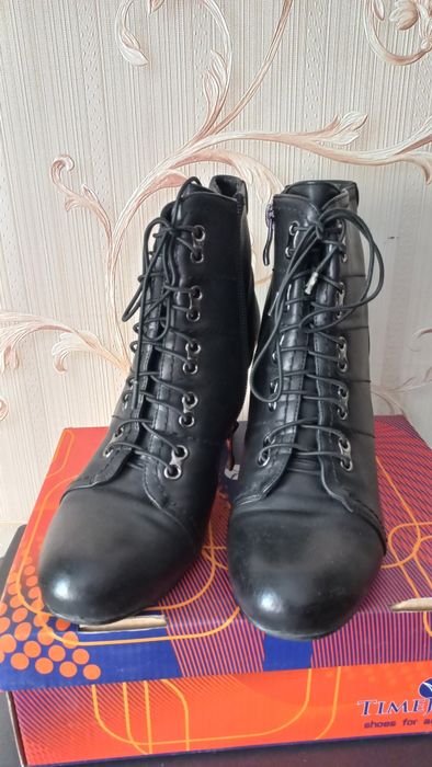 Продам обувь. Ботинки.
