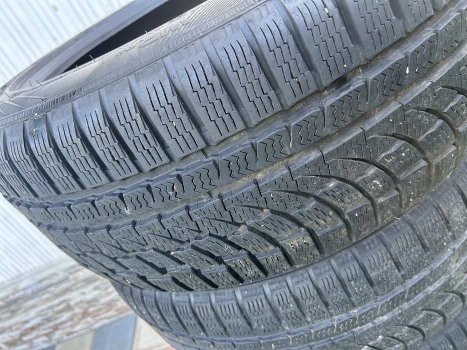 Vand cauciucuri  iarna 235/45 r19 ca noi