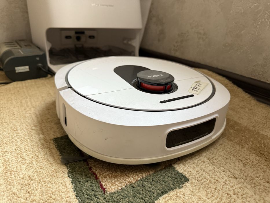 Продам роботпылесос ROIDMI EVA