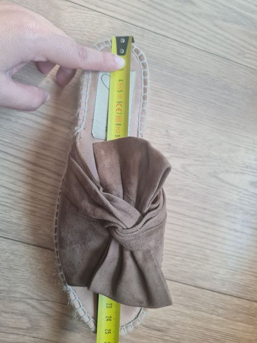 Papuci piele intoarsa