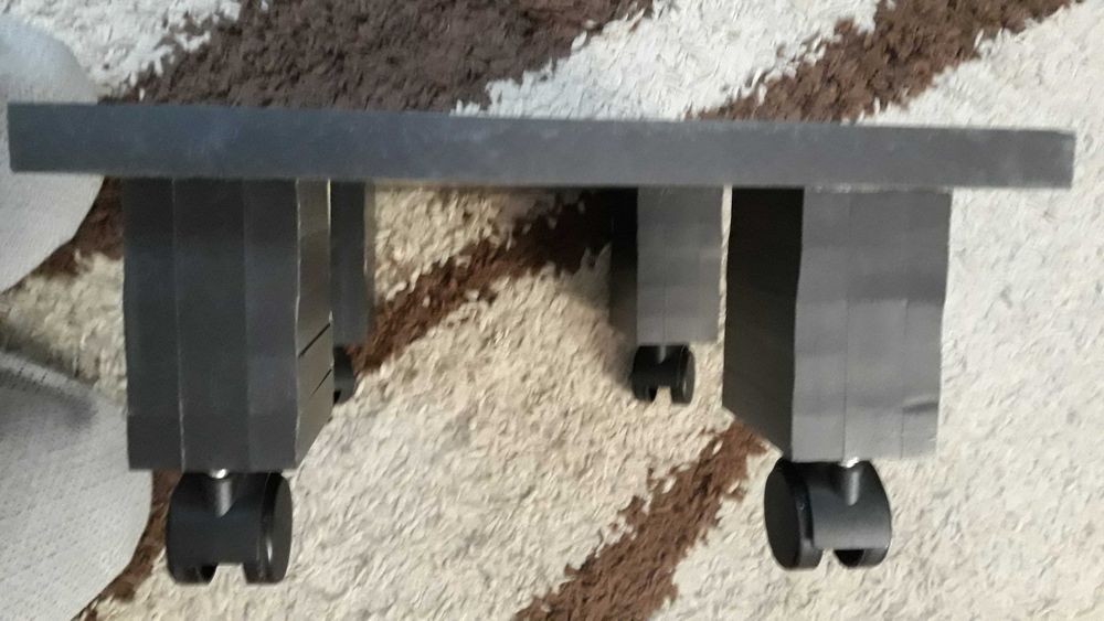 Vand 2 buc CARUCIOARE negre cu Roti, absolut noi, stare perfecta