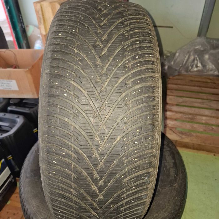 Зимни гуми 235/55/17 Клебер