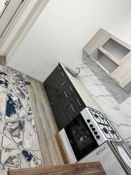 Srochno sotiladi! 2 xonali kvartira, Yangi Hayot 10, 56 m²