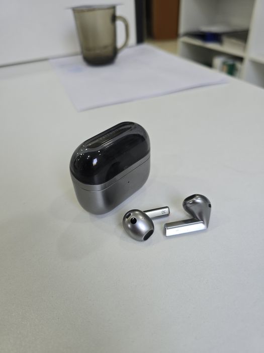 Продам безпроводные наушники Samsung Galaxy Buds3