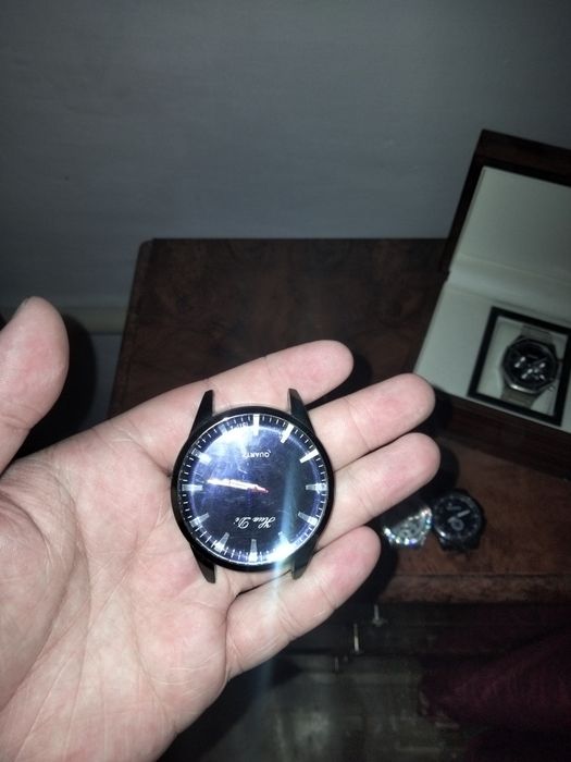 Продам часы под ремонт