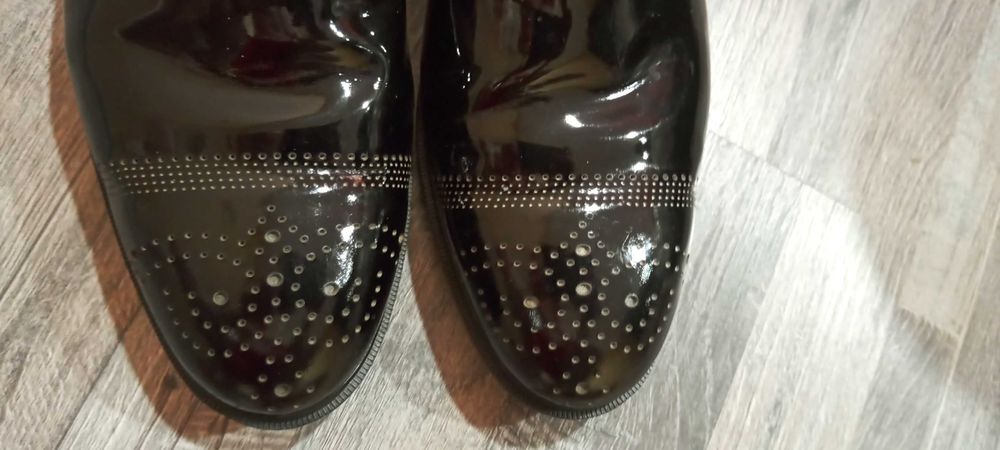 Продавам oфициални мъжки обувки марка "BELLAGIO".