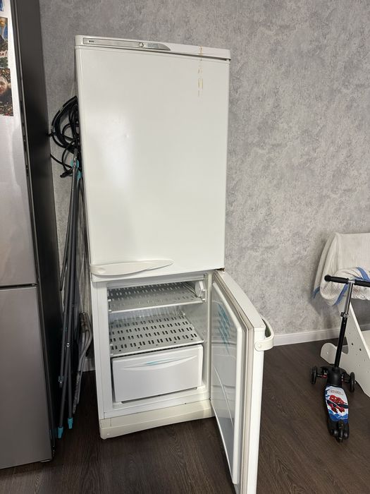 Продам Холодильник б/у. 15.000тг