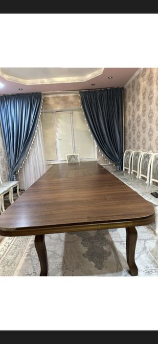 Стол для гостинной