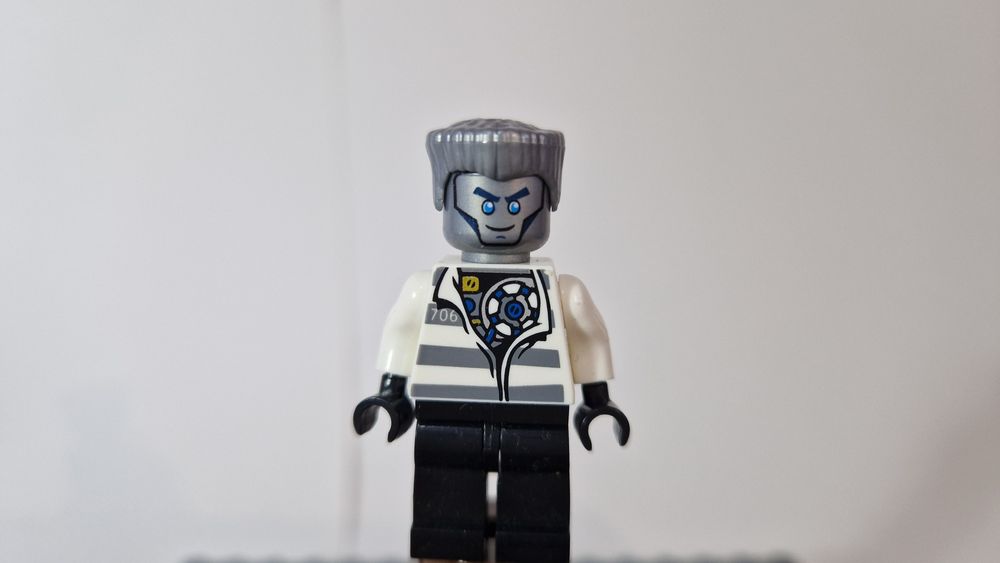 Продаю Lego ninjago имеется коробка и инструкция