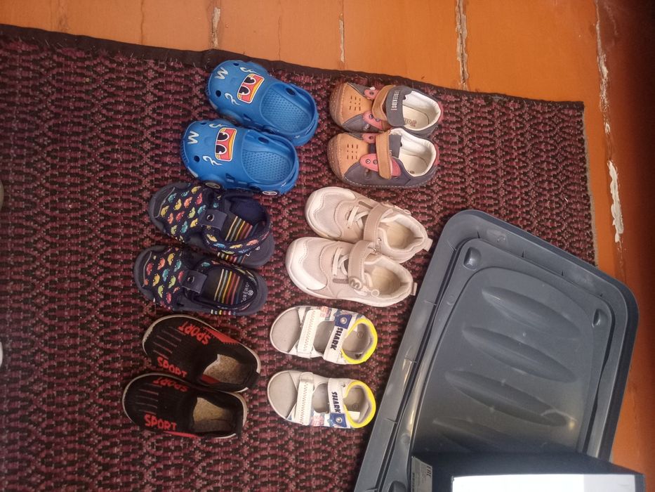 Продам обувь на мальчика 6 пар