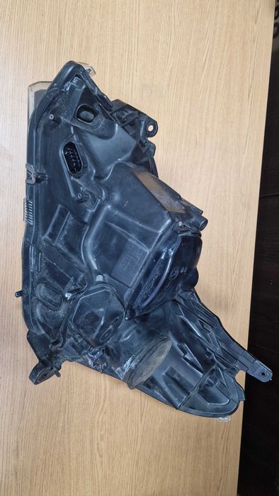 Опел Астра Х десен ксенон ксенонов фар Opel Astra H desen xenon far