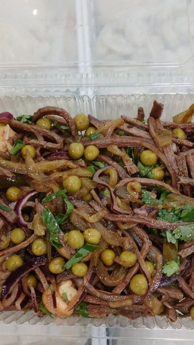 Salatlar,pirojniylar,disertlar,julyen va somsalar