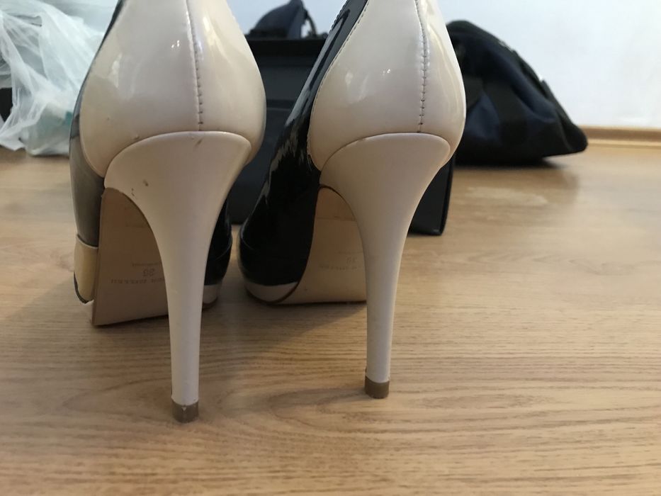 Обувки с ток Karen Millen