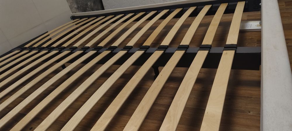 Двухспальная кровать