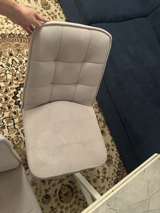 Стол стулья продается почти новый