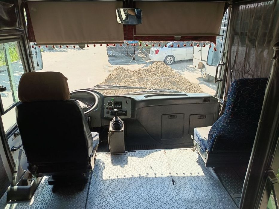 Isuzu avtobus sotiladi yaxshi xolatda