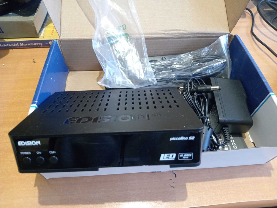 Receiver satelit Piccollino S2