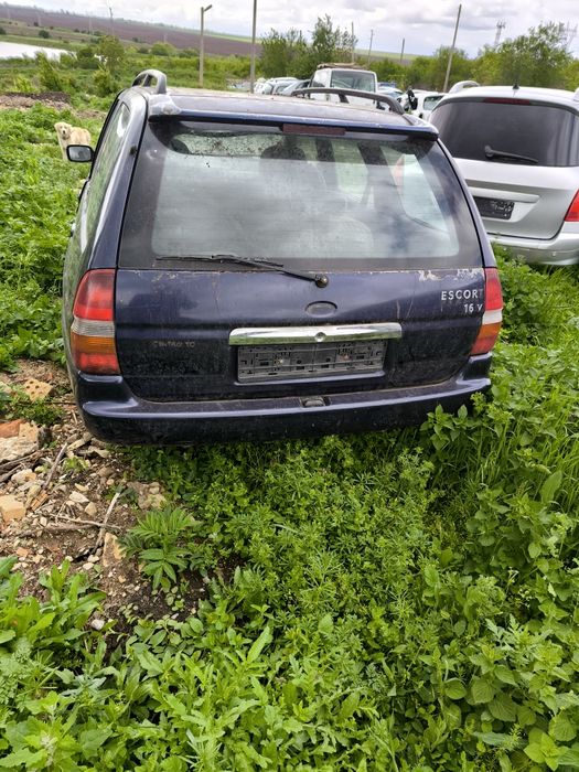 Форд ескорт комби На части 1,6 16v