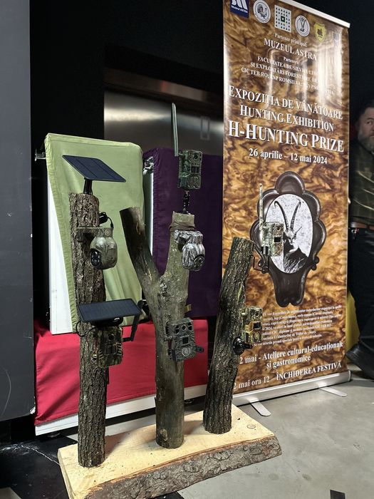 Camere vanatoare cu transmitere Live 4G Gps Panou solar